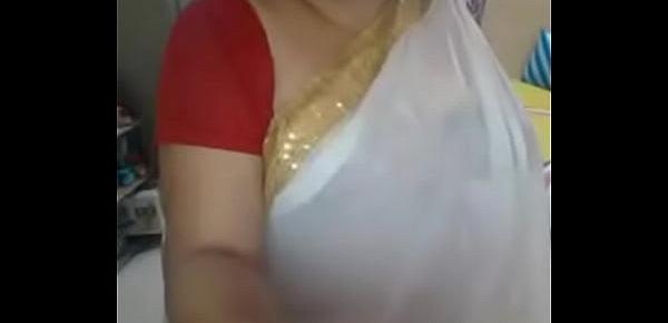  desi mallu aunty pressing nipple herself part 2